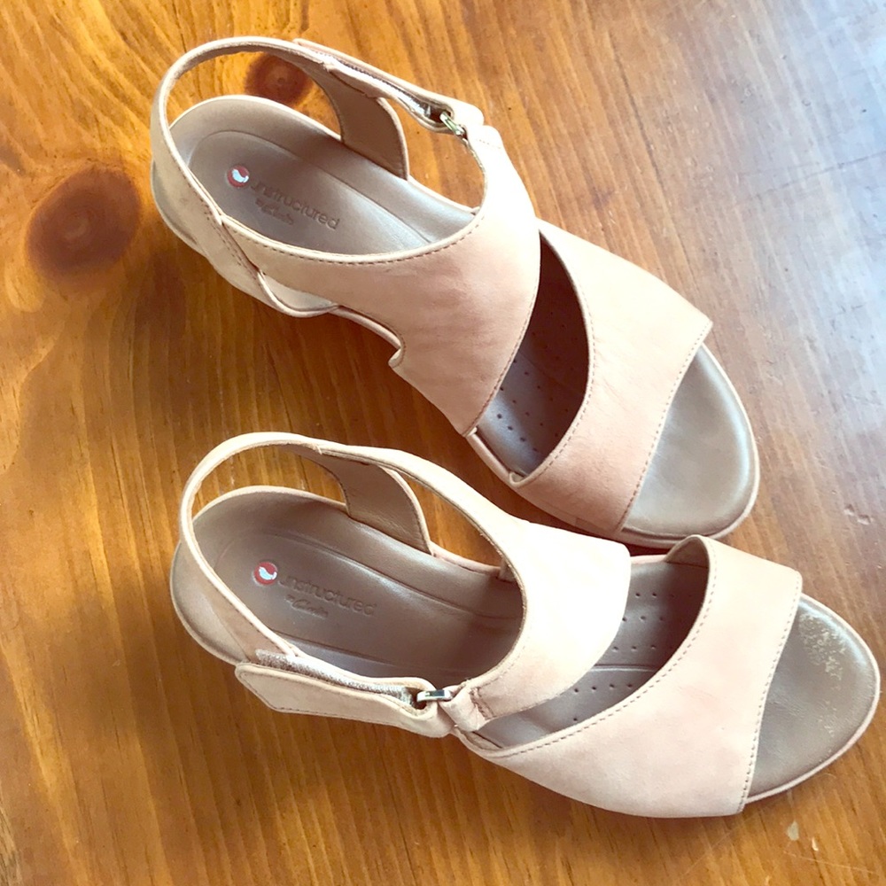 LIKE NEW! Clark’s Nude/Rose-colored Sandal Heels